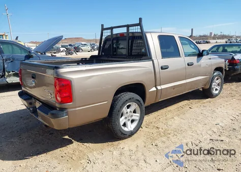 2010 Dodge Dakota Bighorn/Lonestar z USA, uszkodzony, nr VIN 1D7CE3GK7AS107422